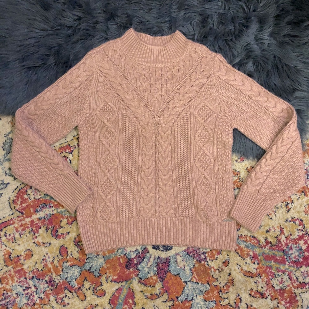 Women’s Highneck sweater